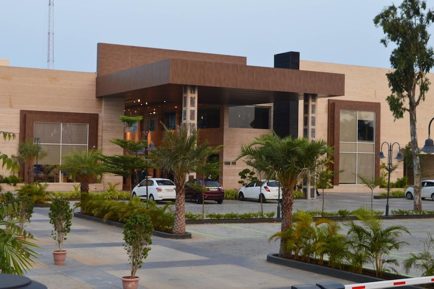 Welcomhotel Kences Palm Beach-3